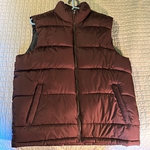 Old Navy Men’s Puffer Vest Burgundy Size Medium